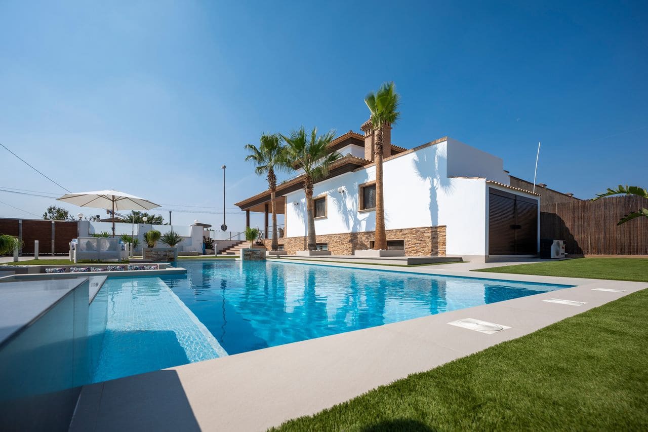 4 soveværelse Villa til salg i Avileses med swimmingpool garage - € 1.850.000 (Ref: 8239602)