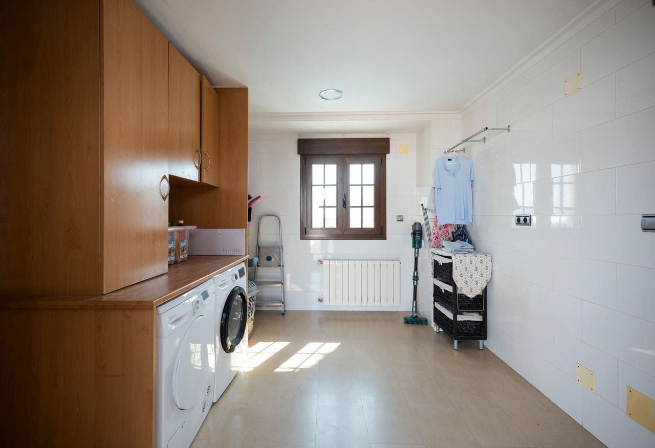 4 soveværelse Villa til salg i Avileses med swimmingpool garage - € 1.850.000 (Ref: 8239602)