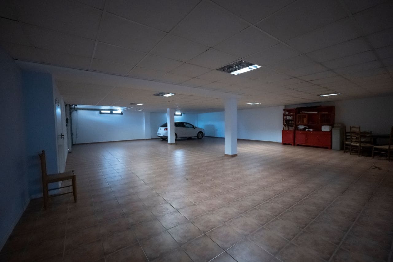 4 bedroom Villa for sale in Avileses with pool garage - € 1,850,000 (Ref: 8418619)