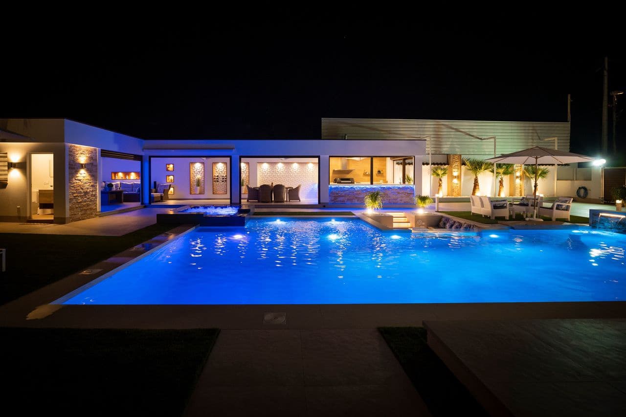 4 bedroom Villa for sale in Avileses with pool garage - € 1,850,000 (Ref: 8418619)