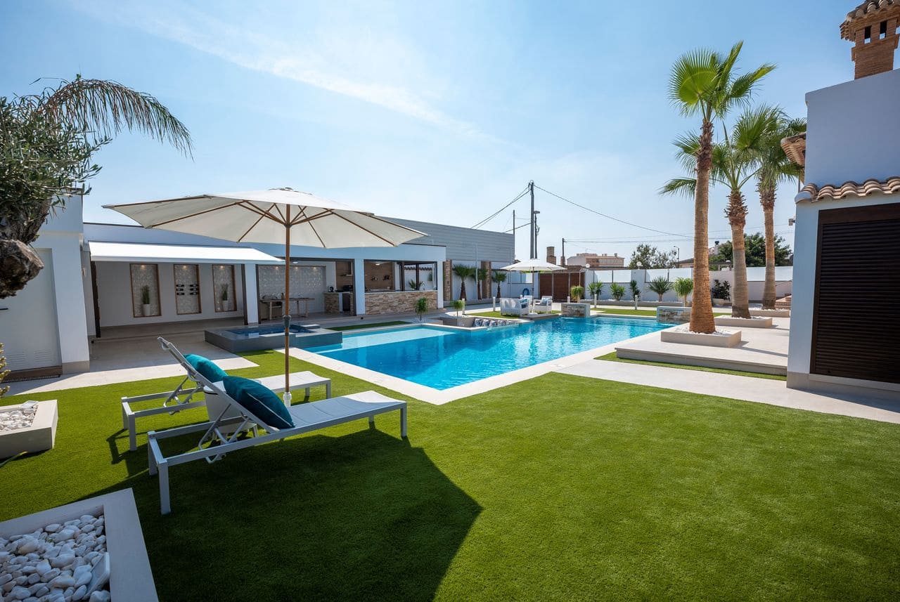 4 bedroom Villa for sale in Avileses with pool garage - € 1,850,000 (Ref: 8418619)