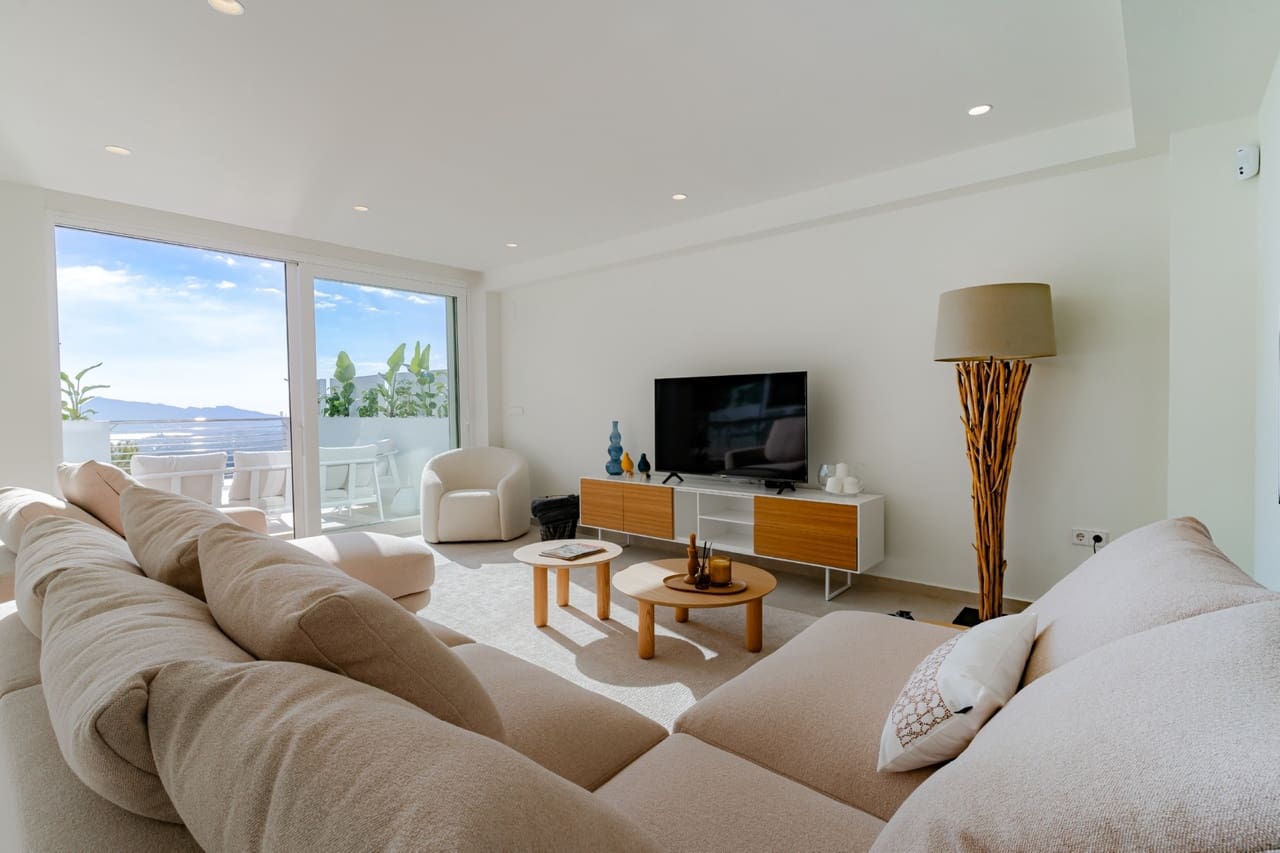 4 bedroom Villa for sale in Altea with pool - € 1,095,000 (Ref: 8770359)