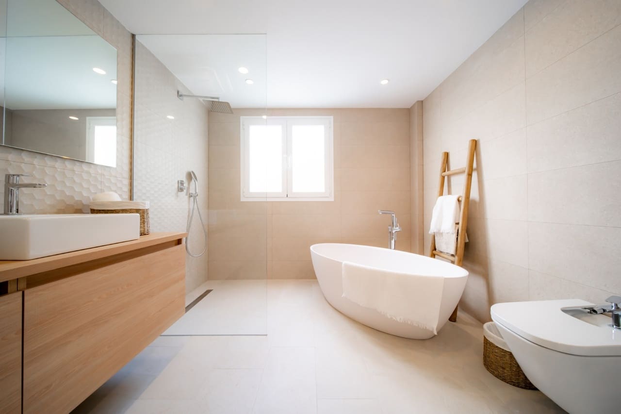 4 bedroom Villa for sale in Altea with pool - € 1,095,000 (Ref: 8770359)