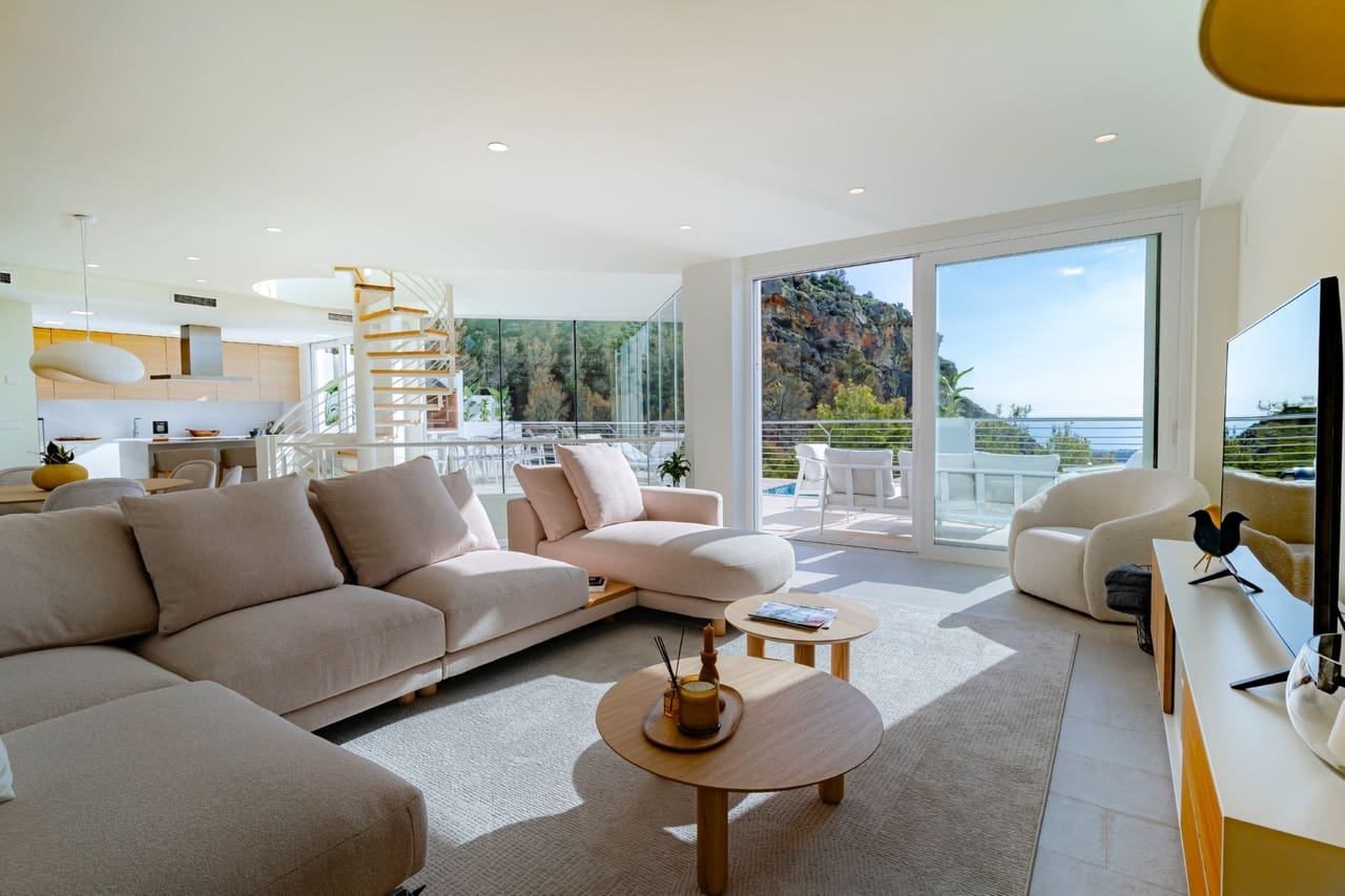 4 bedroom Villa for sale in Altea with pool - € 1,095,000 (Ref: 8770359)