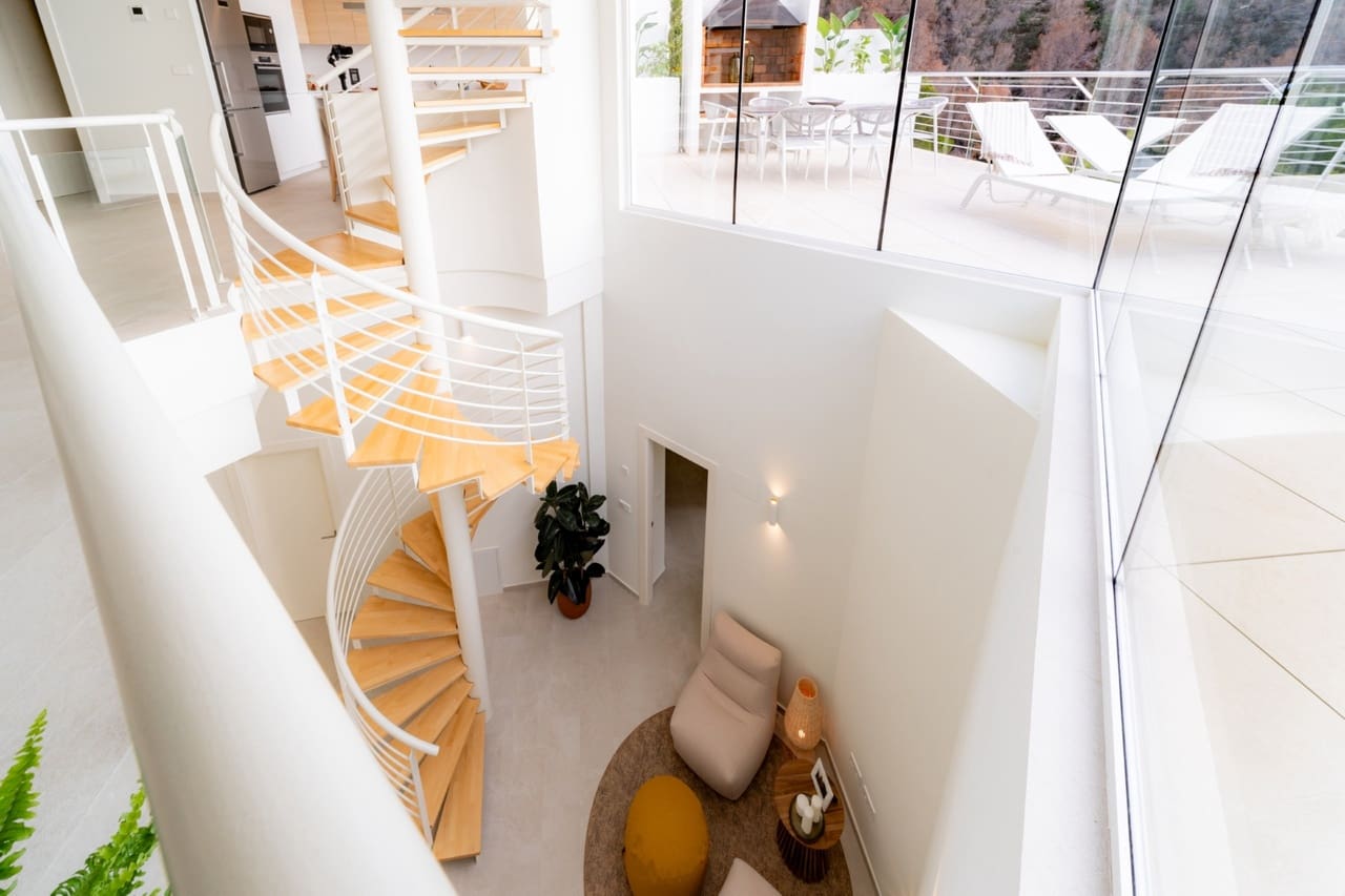 4 bedroom Villa for sale in Altea with pool - € 1,095,000 (Ref: 8770359)