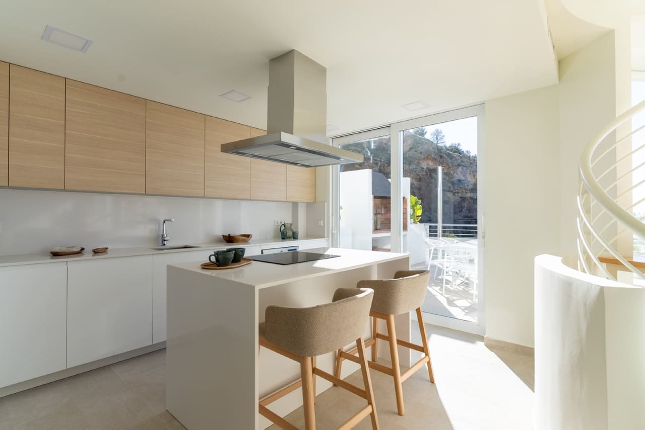 4 bedroom Villa for sale in Altea with pool - € 1,095,000 (Ref: 8770359)