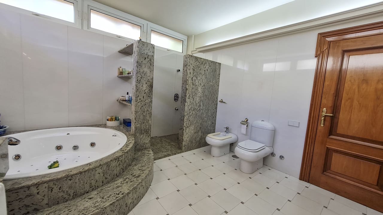 5 makuuhuone Huvila myytävänä paikassa San Pedro del Pinatar mukana uima-altaan 
autotalli - 1 299 000 € (Ref: 8826866)