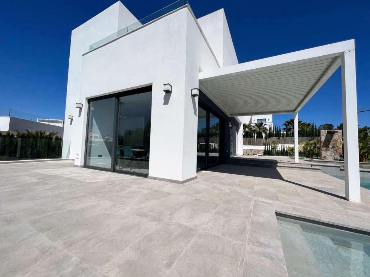 3 quarto Moradia para venda em Las Colinas Golf com piscina garagem - 695 000 € (Ref: 8879120)