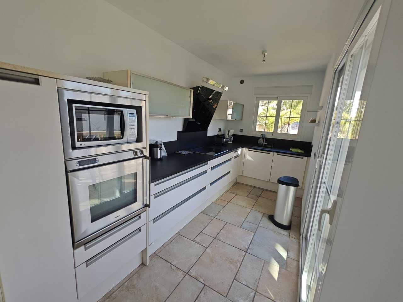 3 bedroom Villa for sale in Altea with pool garage - € 690,000 (Ref: 8897386)