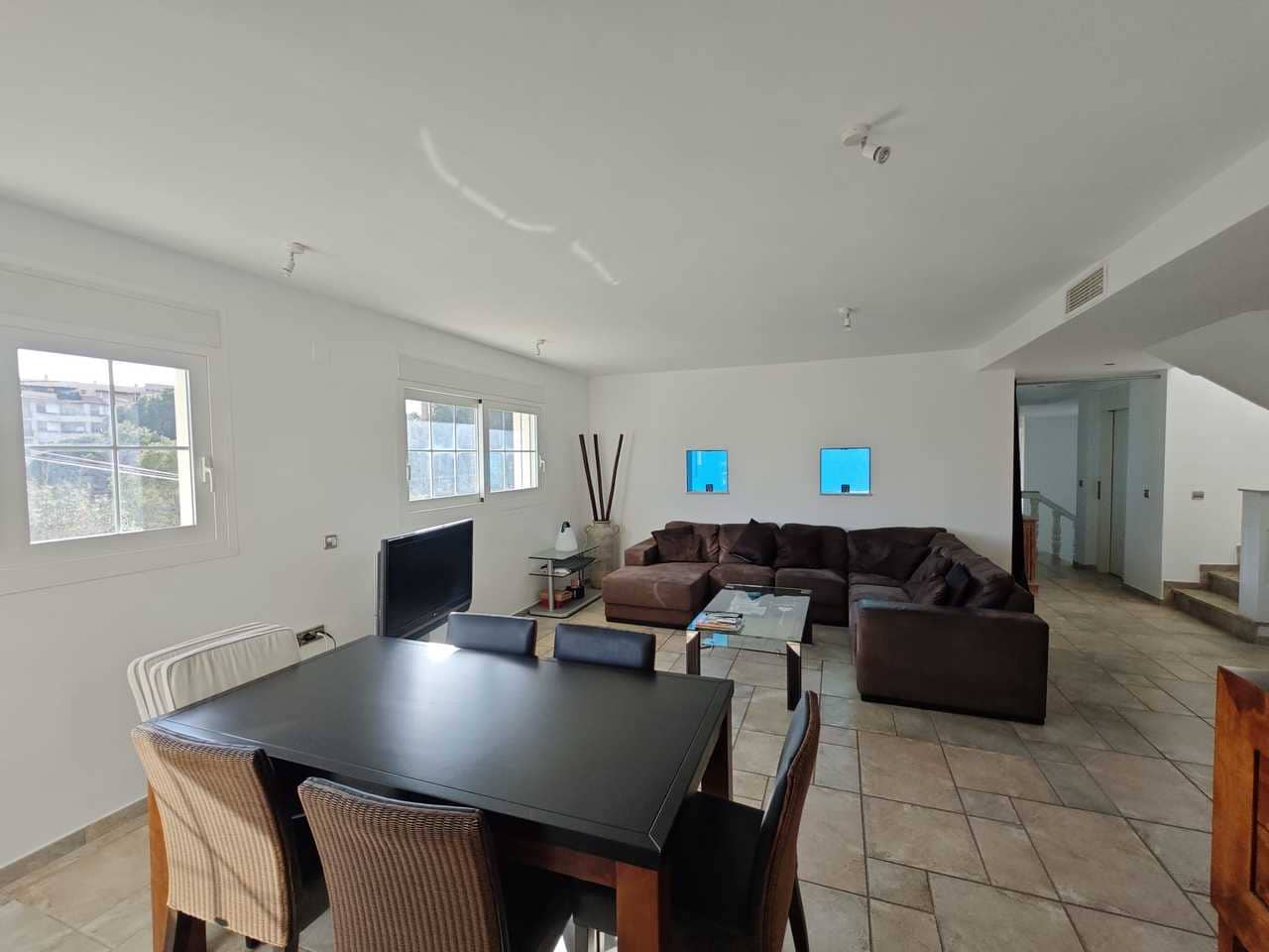 3 bedroom Villa for sale in Altea with pool garage - € 690,000 (Ref: 8897386)