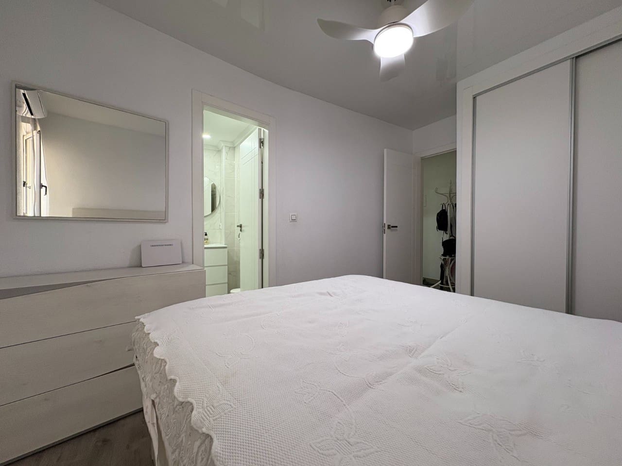 4 chambre Appartement à vendre à Torrevieja - 209 000 € (Ref: 9018596)