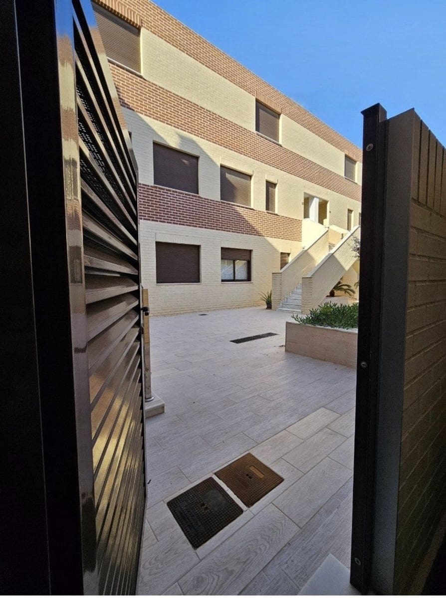 2 bedroom Apartment for sale in Cabo Roig - € 177,000 (Ref: 9160255)