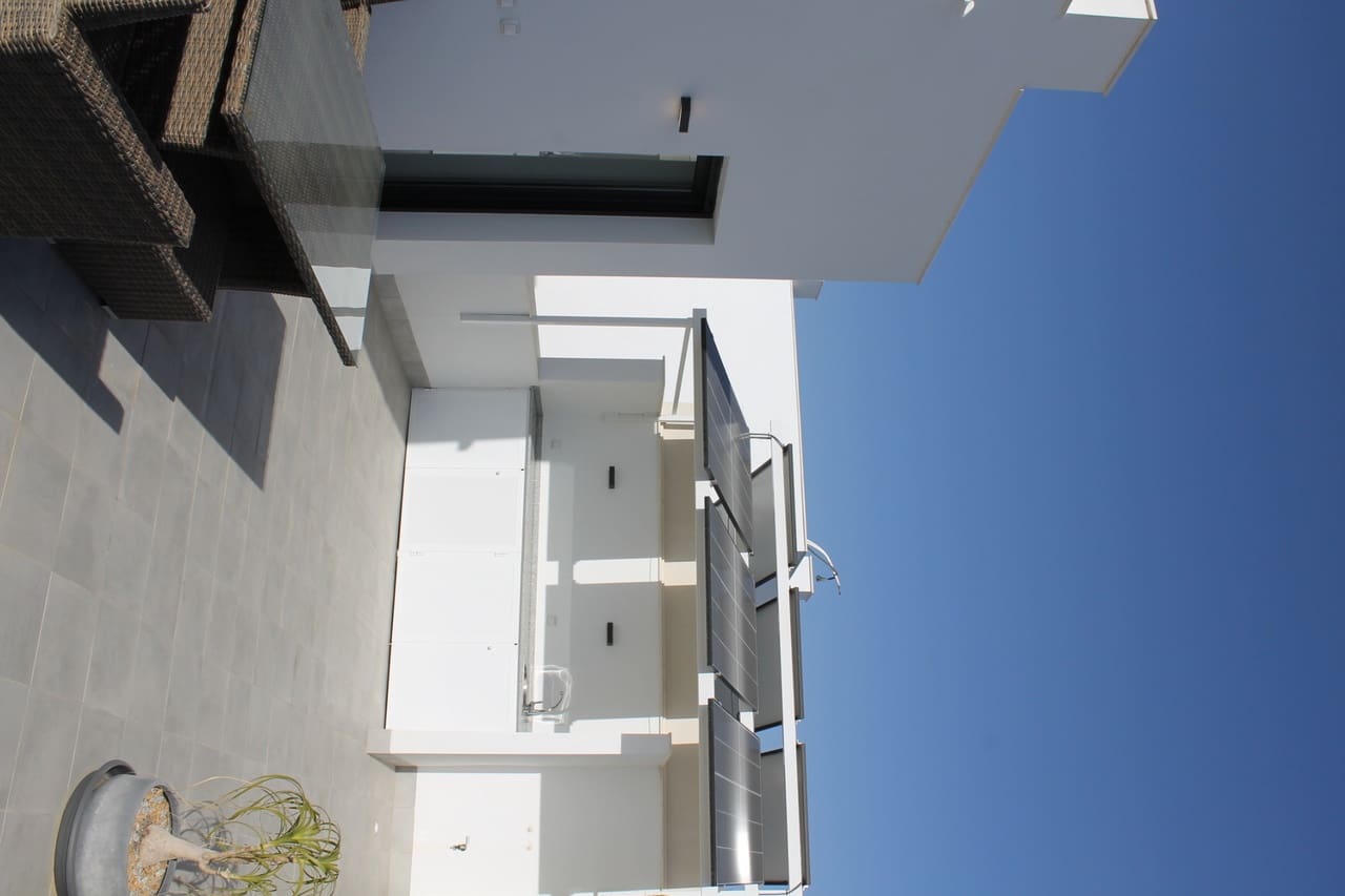 3 bedroom Villa for sale in Roldan with garage - € 392,500 (Ref: 9168184)