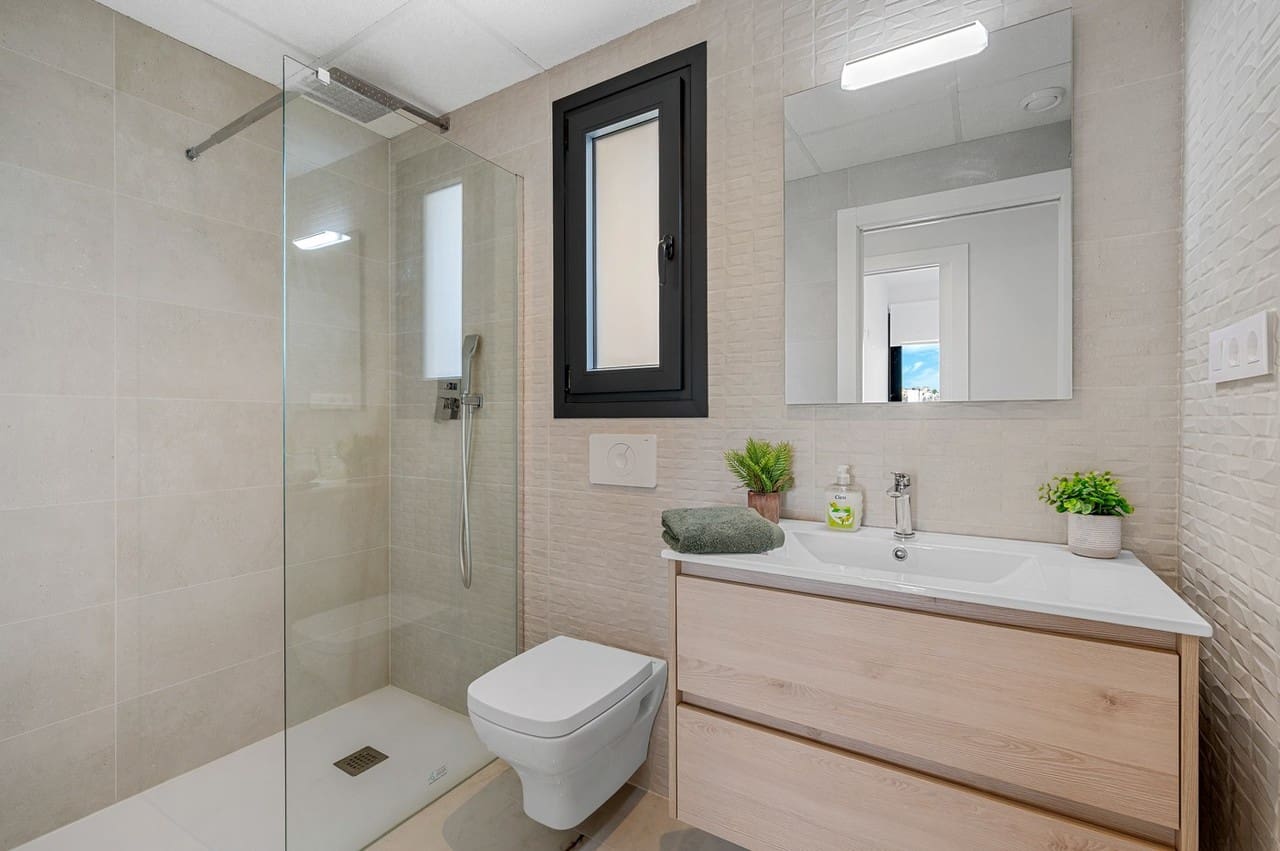 2 quarto Apartamento para venda em Torrevieja com piscina garagem - 329 000 € (Ref: 9203286)