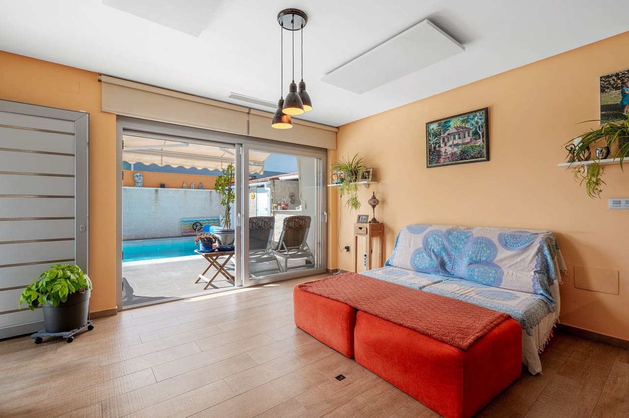 2 makuuhuone Huvila myytävänä paikassa Benijofar mukana uima-altaan - 435 000 € (Ref: 9207126)