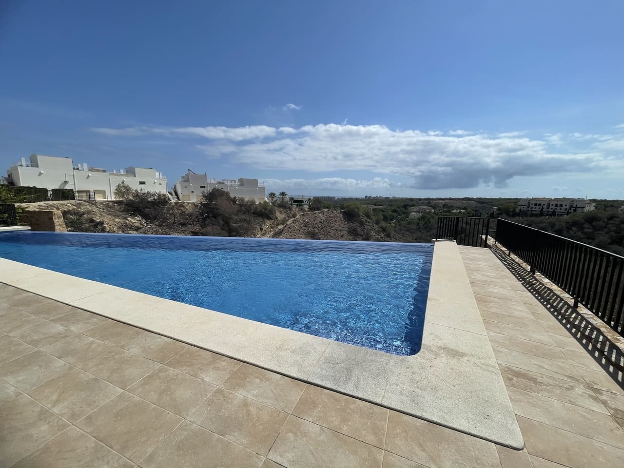 2 makuuhuone Kattohuoneisto myytävänä paikassa Las Ramblas Golf mukana uima-altaan - 399 000 € (Ref: 9251424)