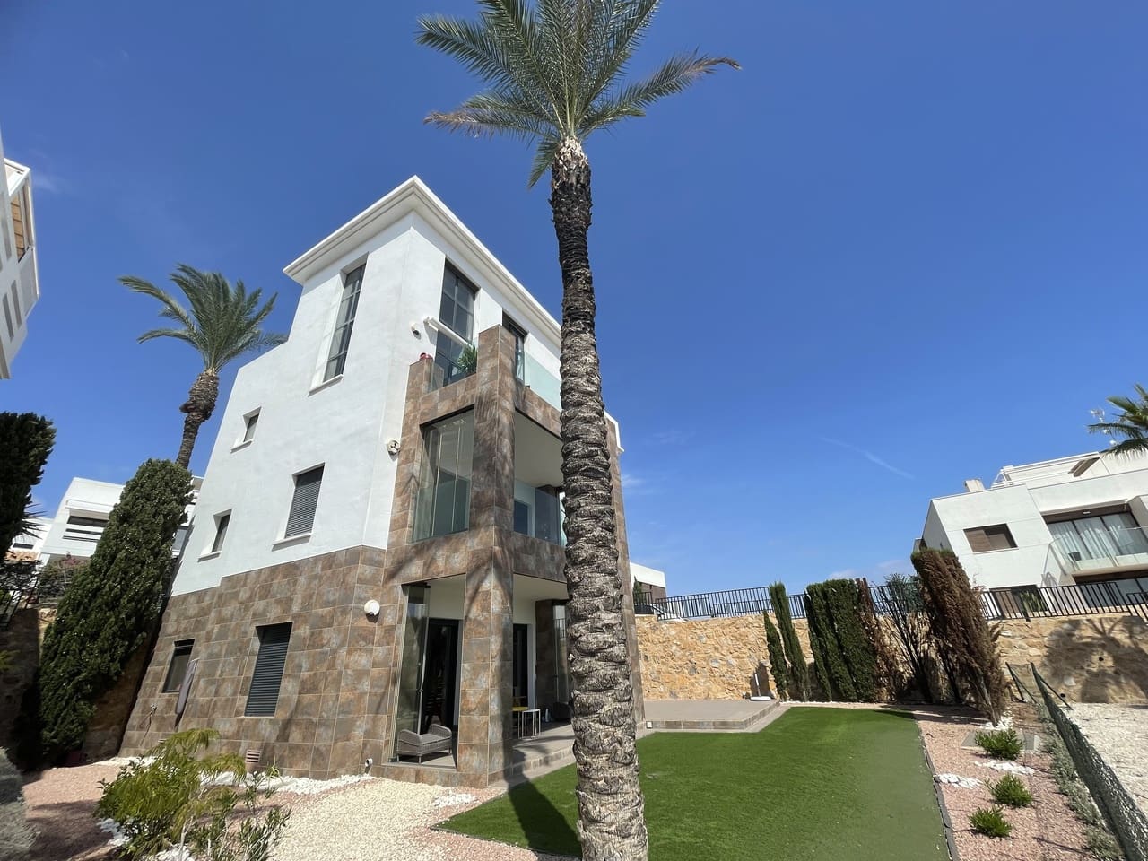 2 makuuhuone Kattohuoneisto myytävänä paikassa Las Ramblas Golf mukana uima-altaan - 399 000 € (Ref: 9251424)