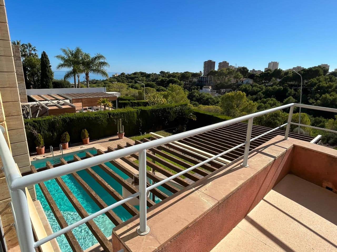 4 quarto Moradia para venda em Dehesa de Campoamor com piscina - 1 300 000 € (Ref: 9460814)