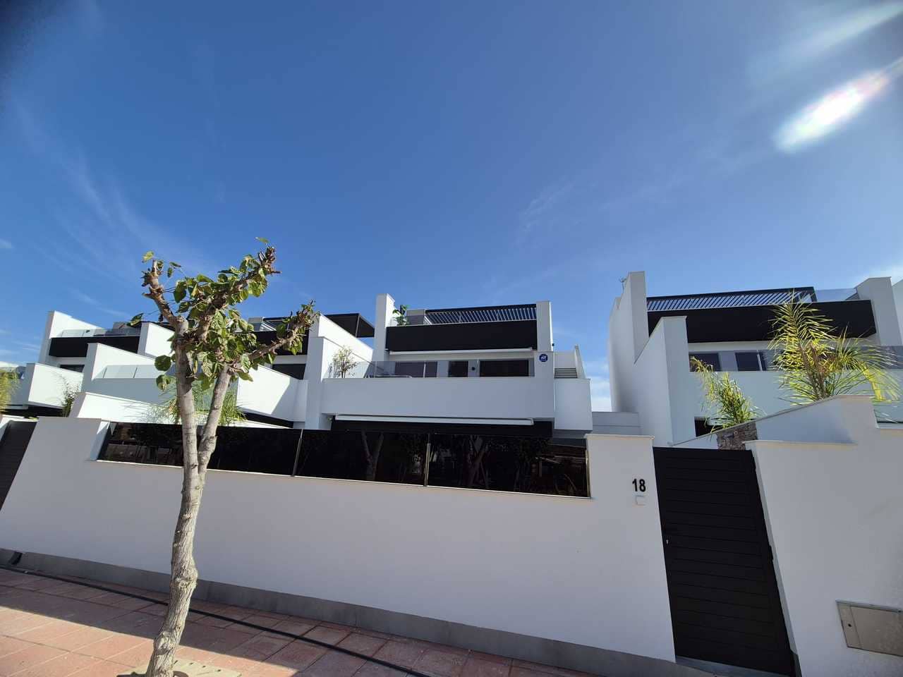 3 makuuhuone Huvila myytävänä paikassa Santiago de la Ribera mukana uima-altaan 
autotalli - 699 900 € (Ref: 9460815)