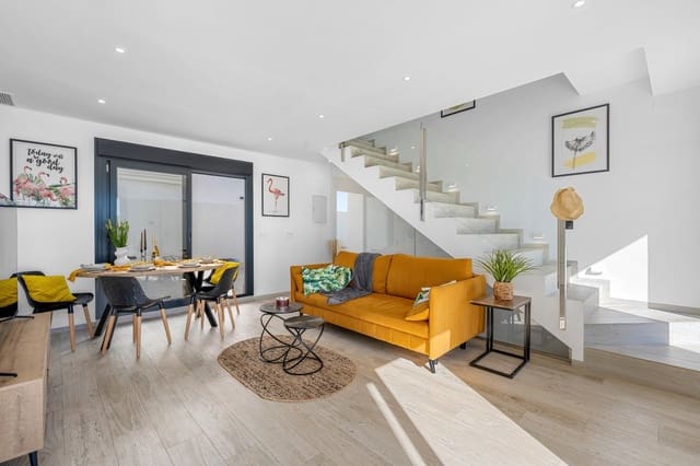 4 sypialnia Willa na sprzedaż w Centro, Los Alcázares z basenem - 649 000 € (Ref: 9471189)