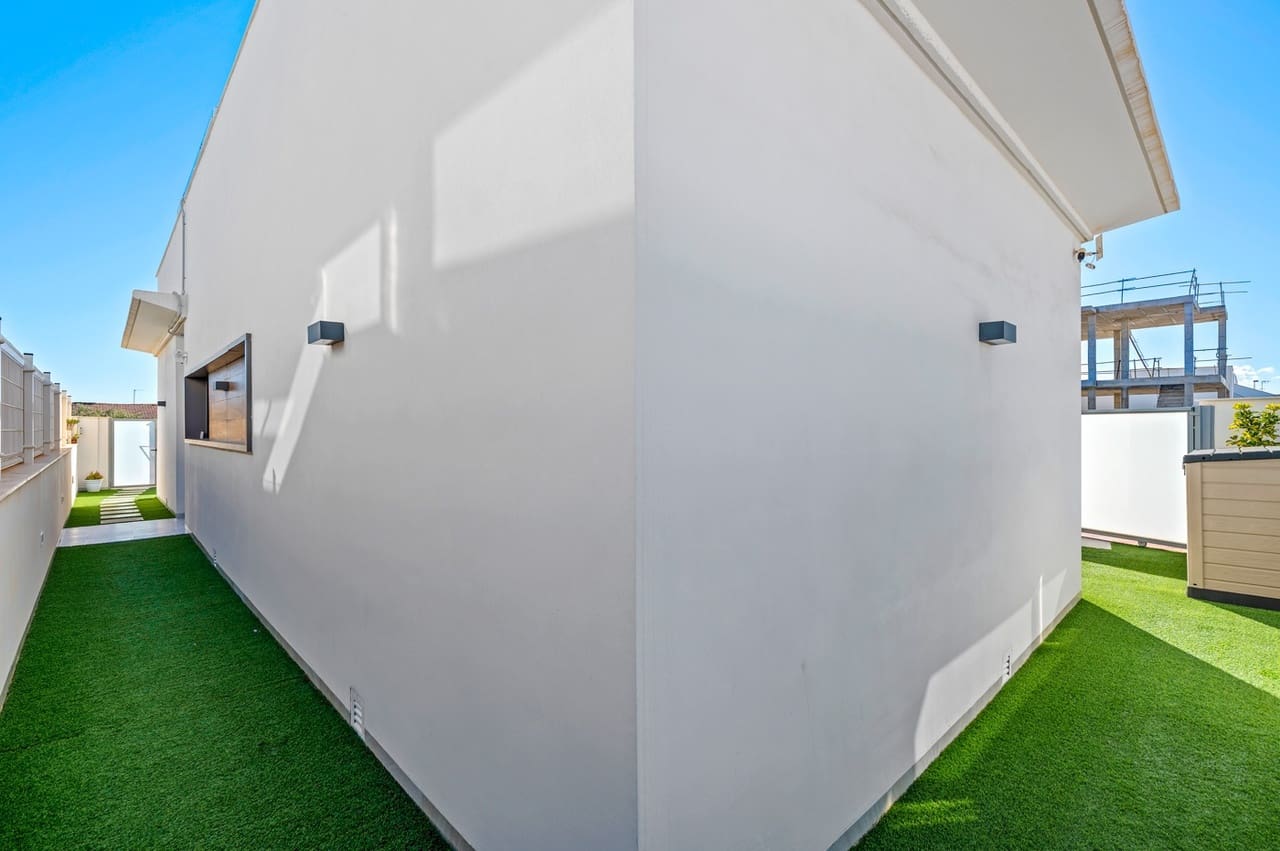 3 chambre Villa/Maison à vendre à Los Alcazares avec piscine - 349 900 € (Ref: 9497128)