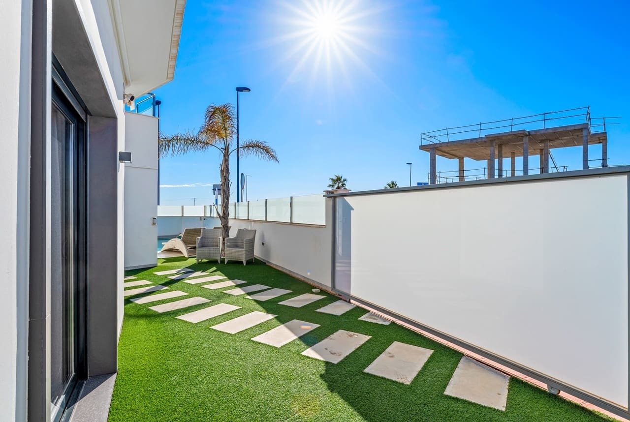 3 chambre Villa/Maison à vendre à Los Alcazares avec piscine - 349 900 € (Ref: 9497128)