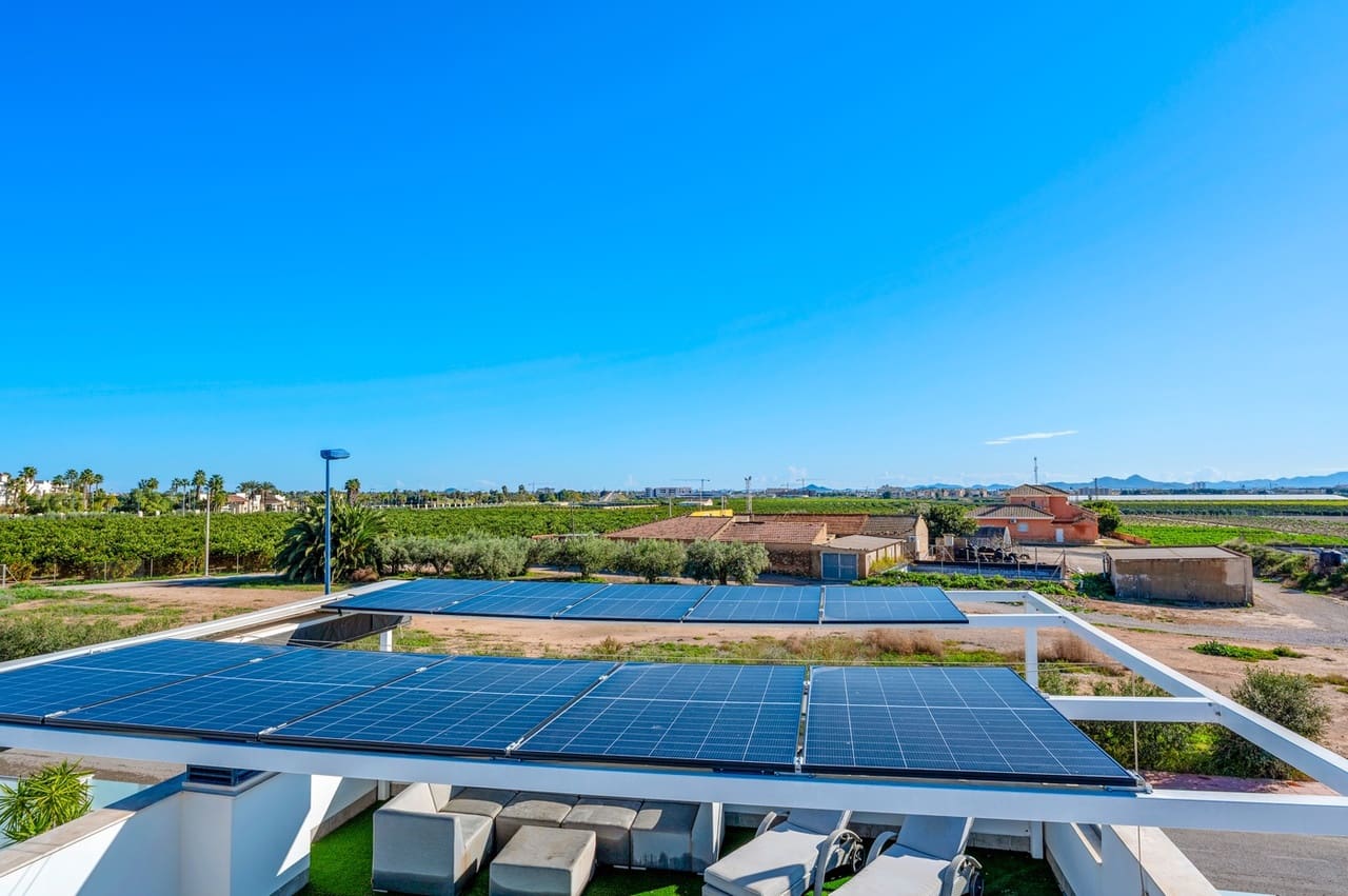 3 chambre Villa/Maison à vendre à Los Alcazares avec piscine - 349 900 € (Ref: 9497128)