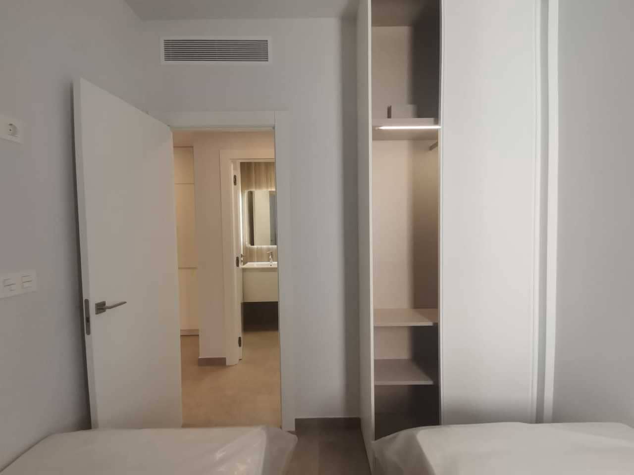 2 soveværelse Lejlighed til salg i Torrevieja med swimmingpool garage - € 259.000 (Ref: 9559788)