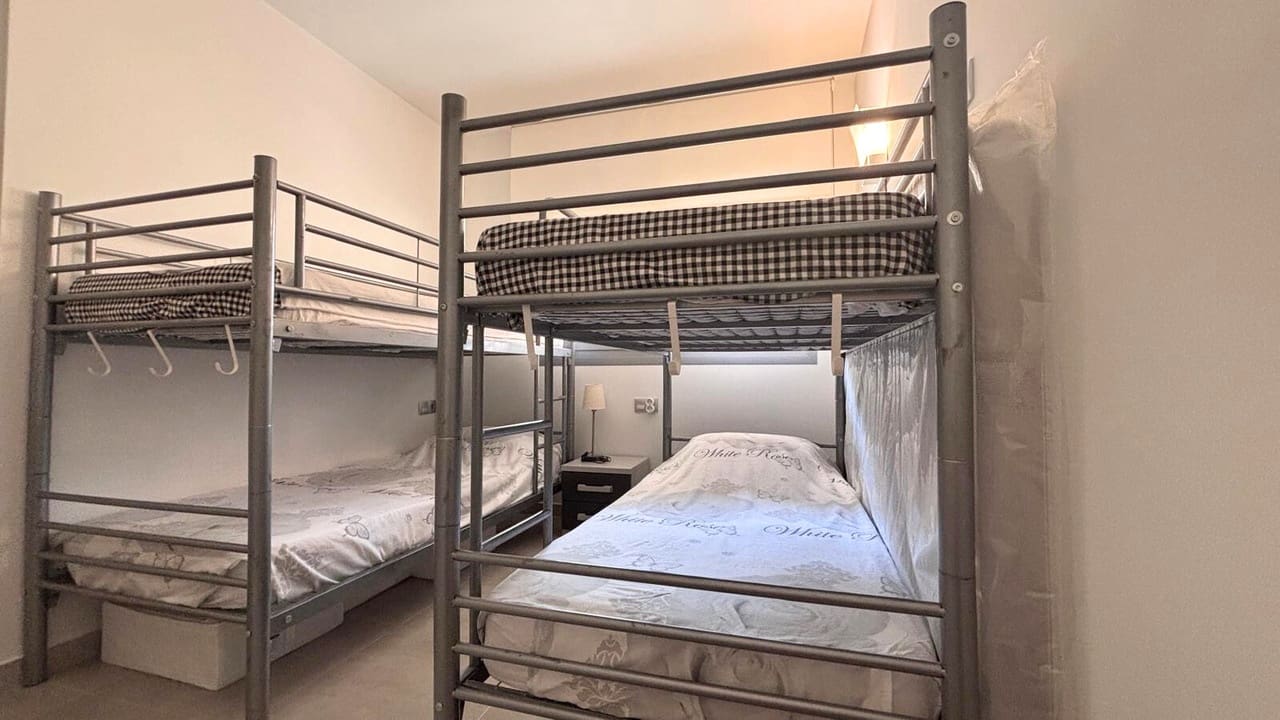 2 soveværelse Lejlighed til salg i Torrevieja med swimmingpool - € 253.000 (Ref: 9559789)