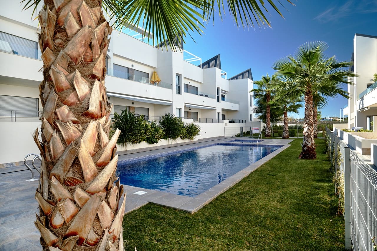 2 soveværelse Lejlighed til salg i Torrevieja med swimmingpool - € 253.000 (Ref: 9559789)