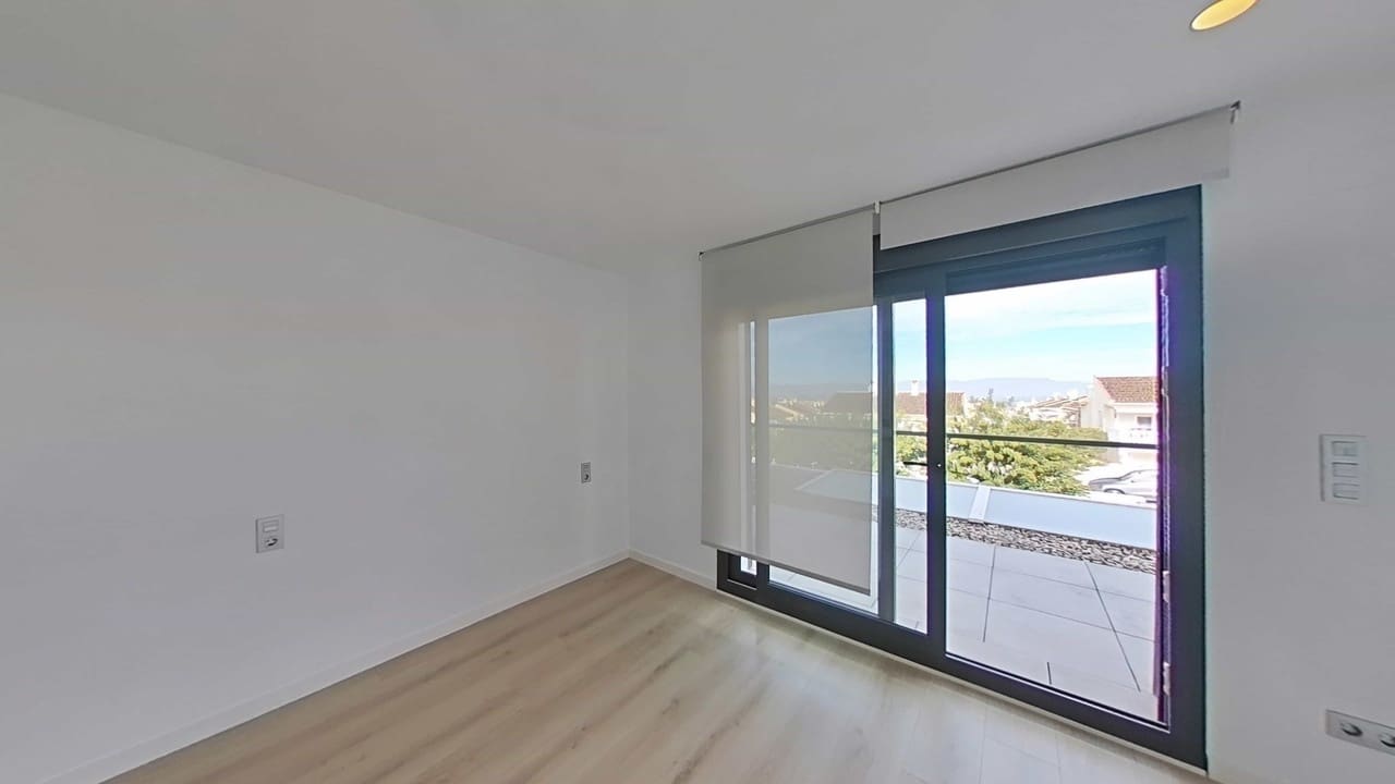 3 slaapkamer Villa te koop in Benijofar met zwembad garage - € 495.000 (Ref: 9626724)