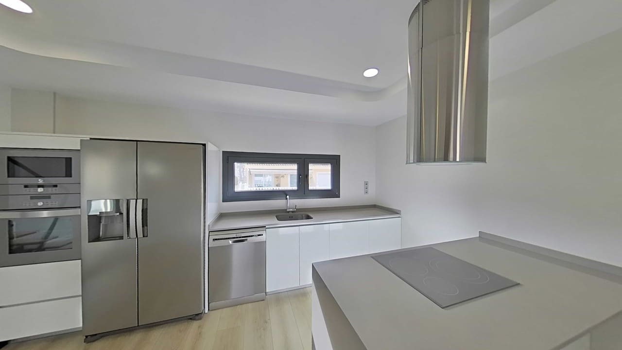 3 slaapkamer Villa te koop in Benijofar met zwembad garage - € 495.000 (Ref: 9626724)