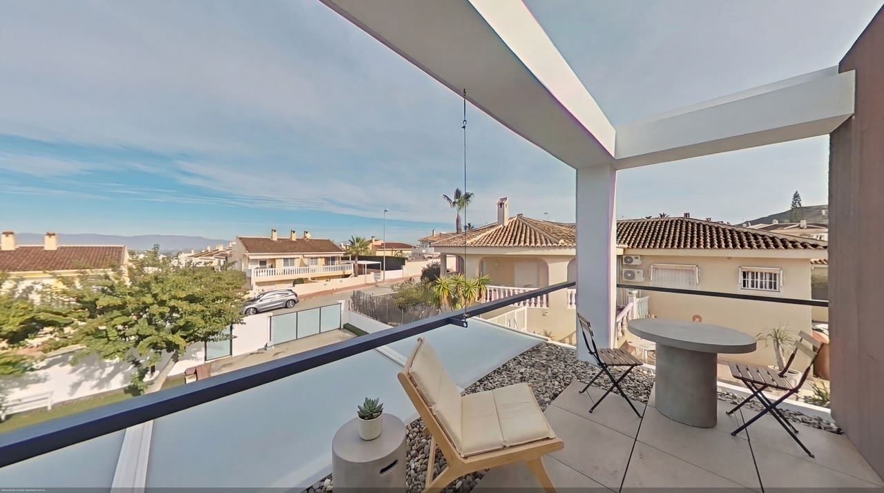 3 slaapkamer Villa te koop in Benijofar met zwembad garage - € 495.000 (Ref: 9626724)