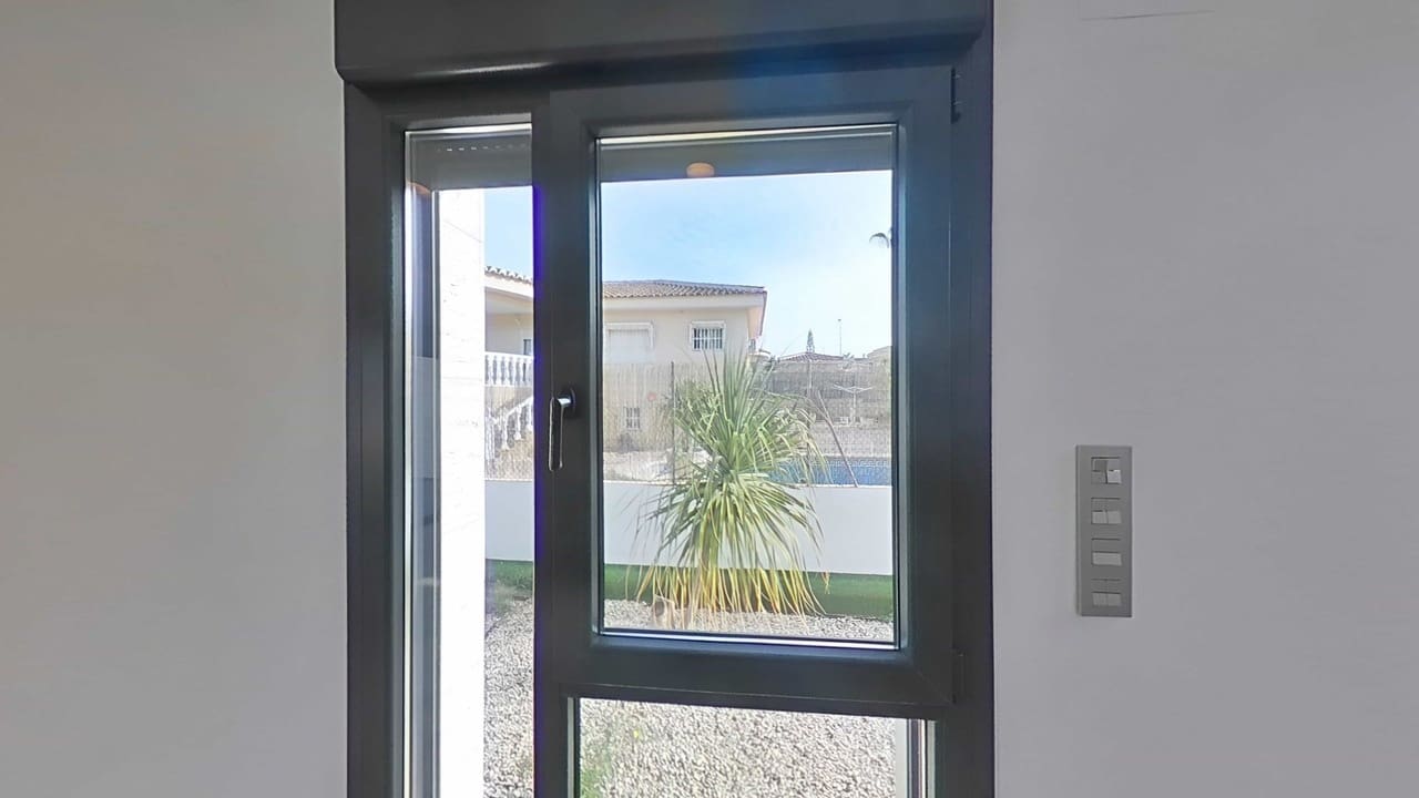 3 slaapkamer Villa te koop in Benijofar met zwembad garage - € 495.000 (Ref: 9626724)