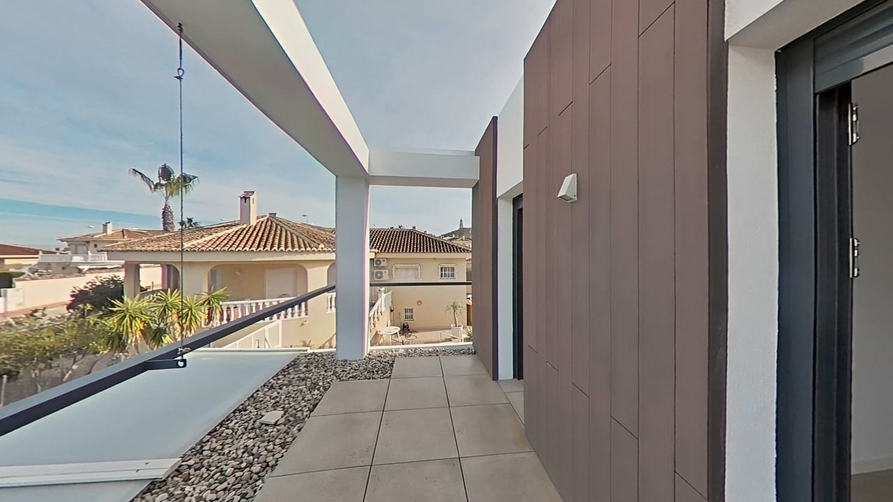 3 slaapkamer Villa te koop in Benijofar met zwembad garage - € 495.000 (Ref: 9626724)