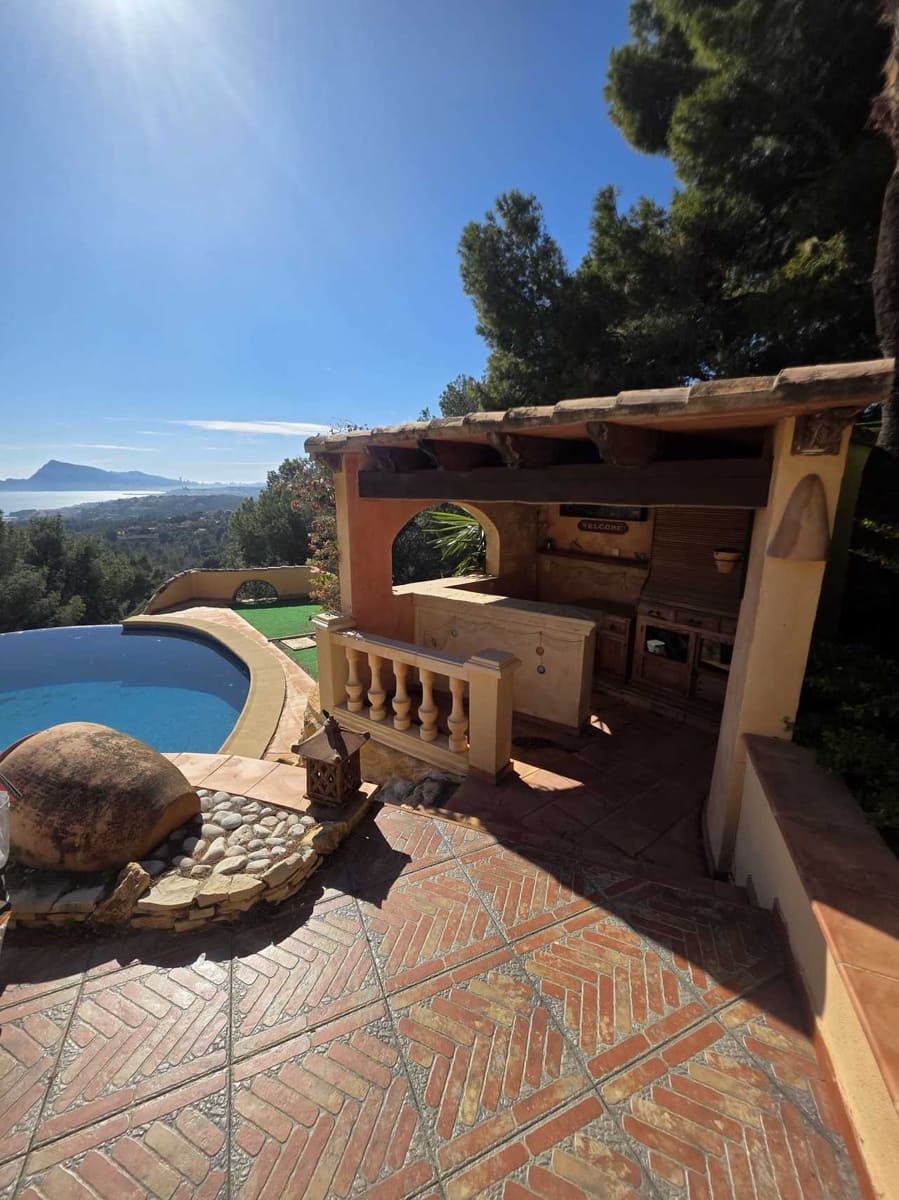4 Zimmer Villa zu verkaufen in Altea mit Pool Garage - 920.000 € (Ref: 9640668)