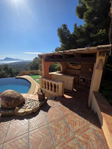 4 Zimmer Villa zu verkaufen in Altea mit Pool Garage - 920.000 € (Ref: 9640668)
