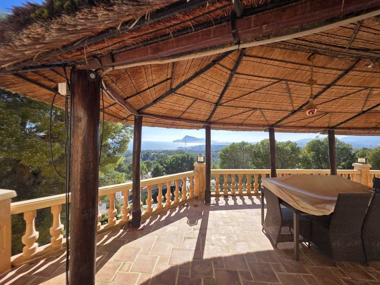 4 Zimmer Villa zu verkaufen in Altea mit Pool Garage - 920.000 € (Ref: 9640668)