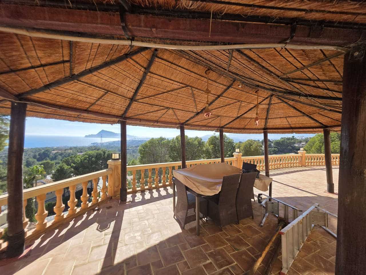 4 Zimmer Villa zu verkaufen in Altea mit Pool Garage - 920.000 € (Ref: 9640668)