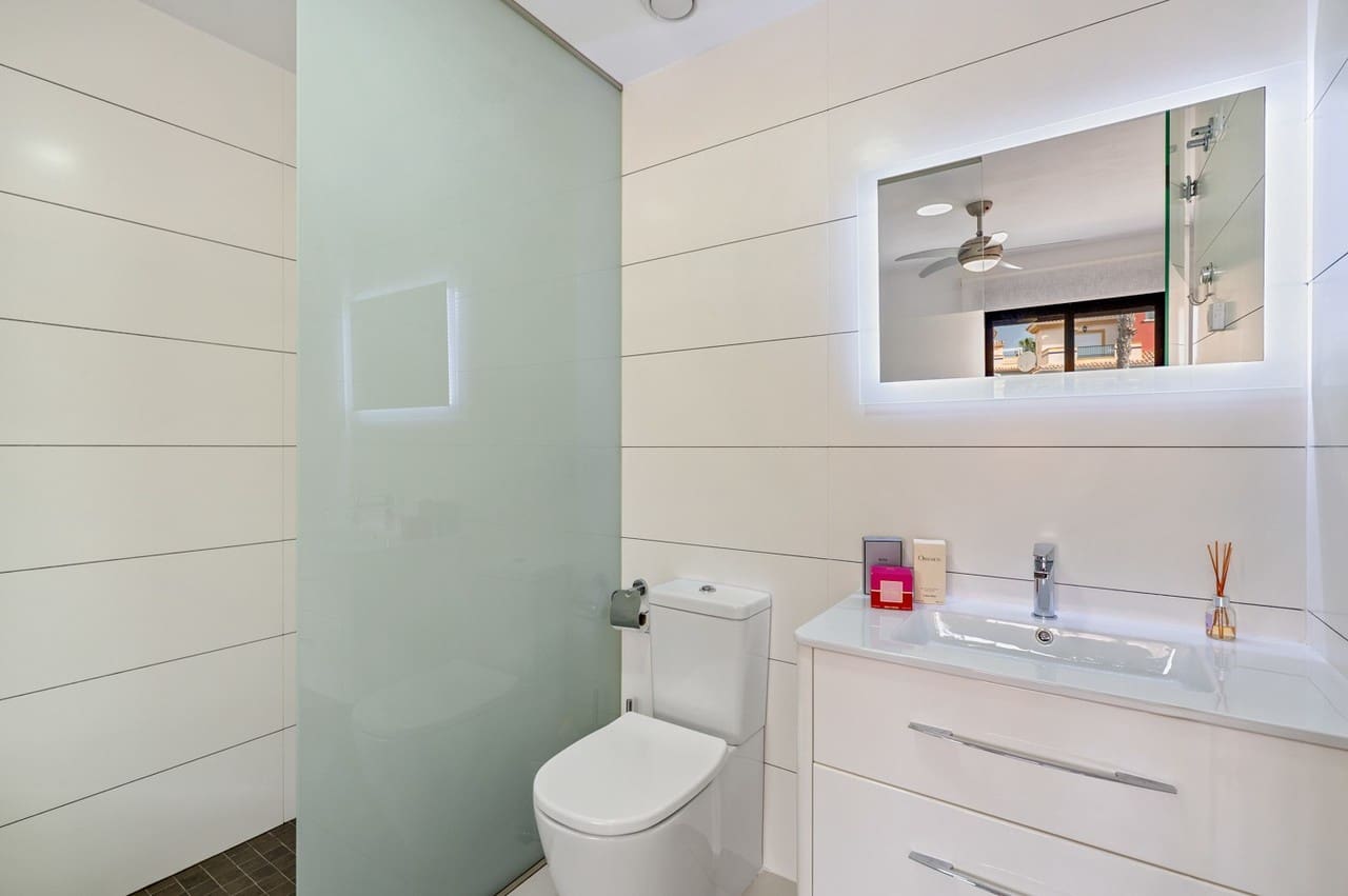 2 quarto Apartamento para venda em Cabo Roig com piscina - 234 900 € (Ref: 9685136)