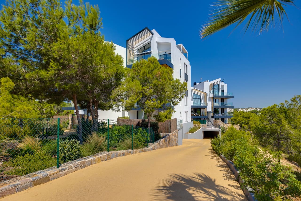 2 slaapkamer Appartement te koop in Las Colinas Golf met zwembad garage - € 449.000 (Ref: 9694523)