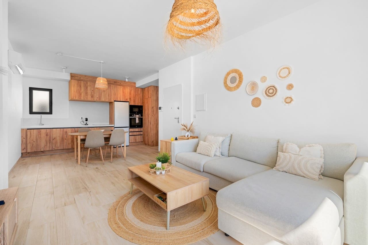 Apartamento de 2 habitaciones en San Miguel de Salinas en venta con piscina - 259.950 € (Ref: 9739008)