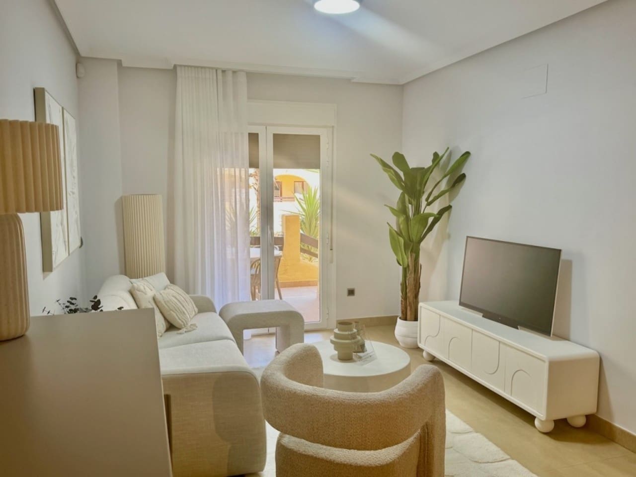 2 soverom Leilighet til salgs i Los Alcazares med svømmebasseng garasje - € 127 500 (Ref: 9809660)