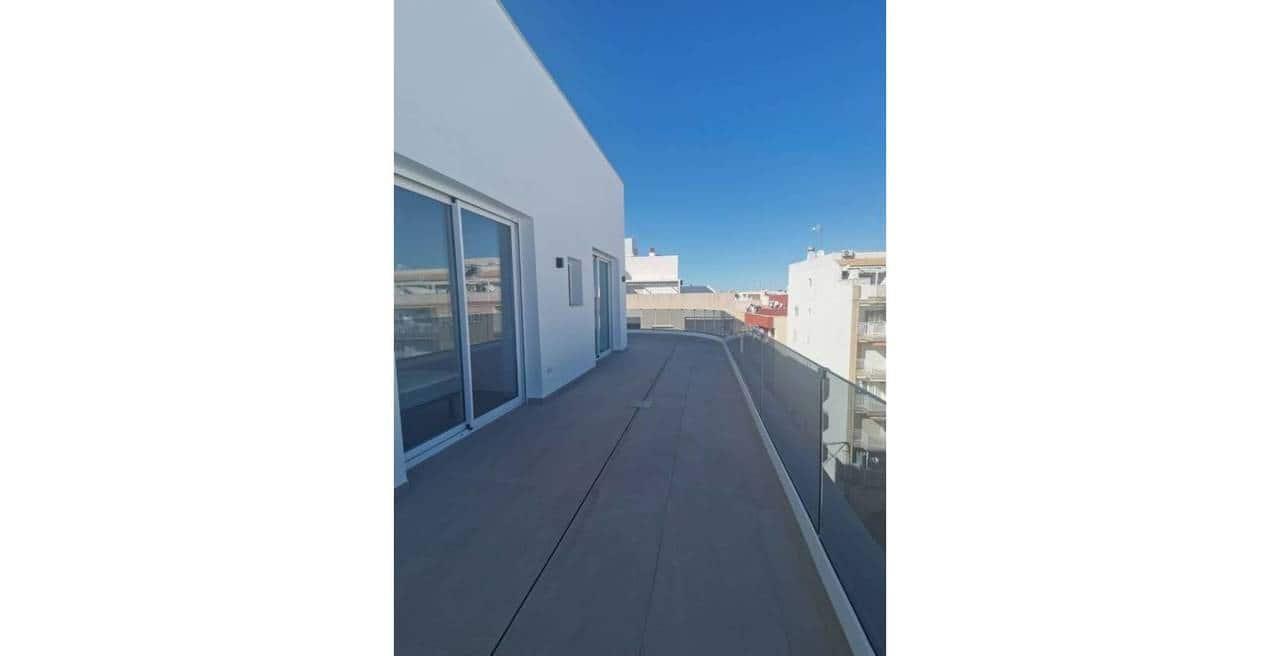2 soveværelse Lejlighed til salg i Torrevieja med swimmingpool - € 459.000 (Ref: 9827975)