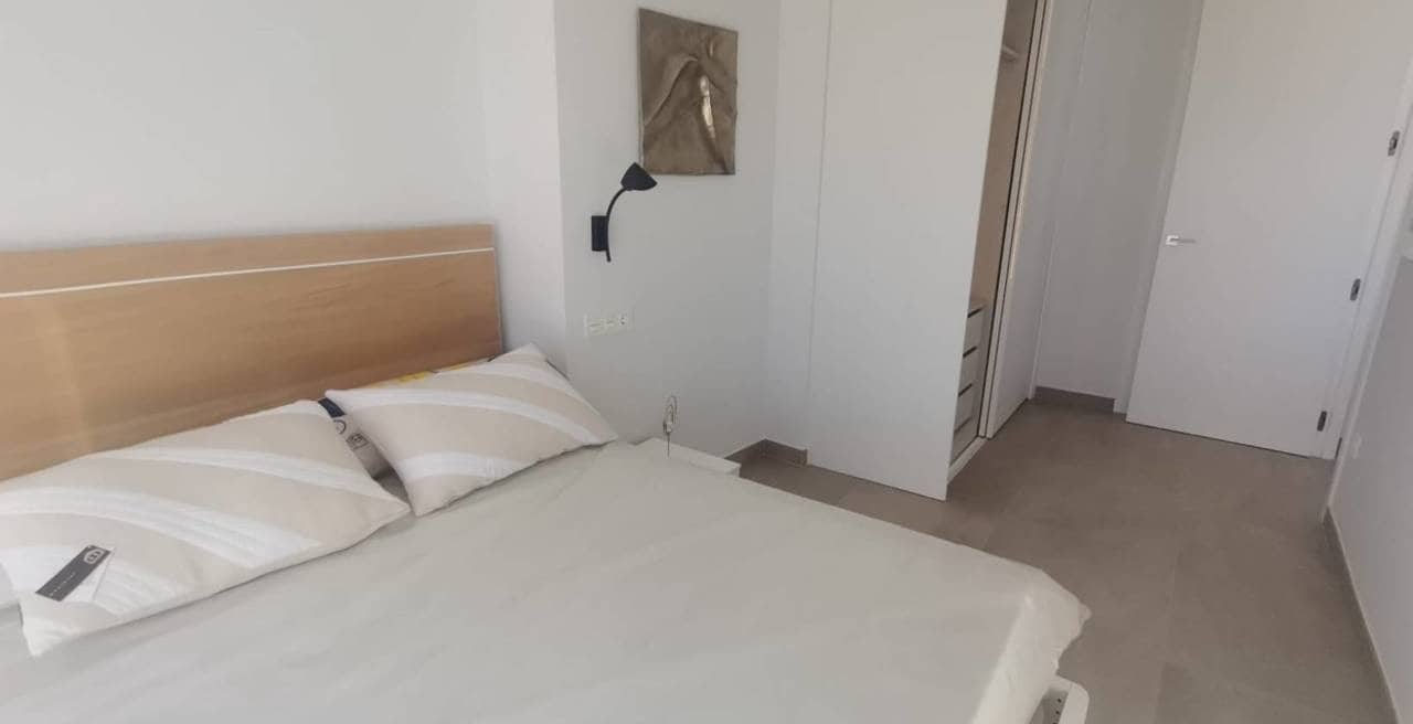2 soveværelse Lejlighed til salg i Torrevieja med swimmingpool - € 459.000 (Ref: 9827975)