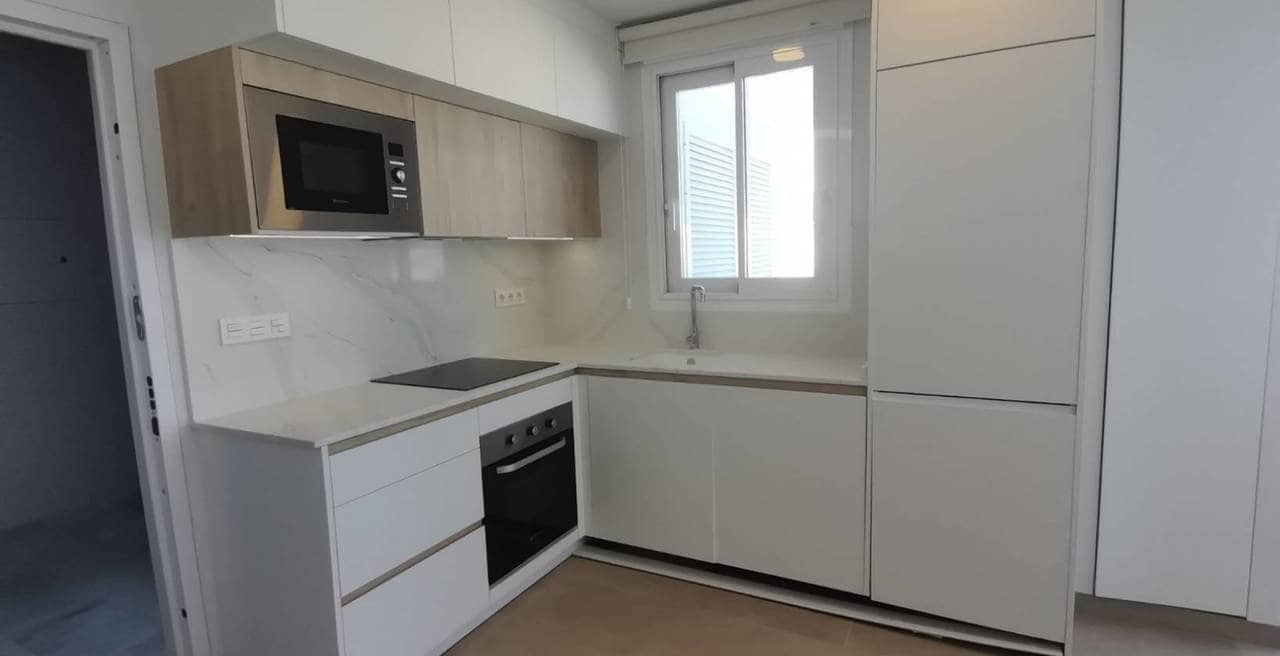 2 soveværelse Lejlighed til salg i Torrevieja med swimmingpool - € 459.000 (Ref: 9827975)