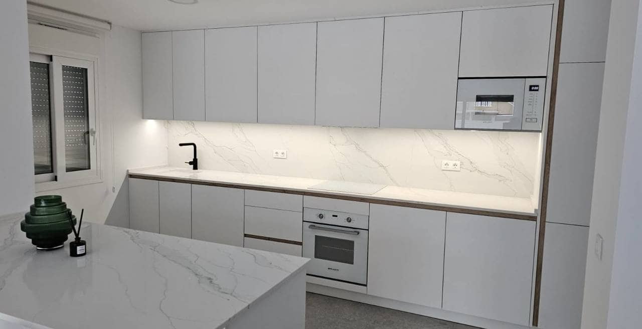 3 soveværelse Lejlighed til salg i Torrevieja med swimmingpool garage - € 370.000 (Ref: 9827976)