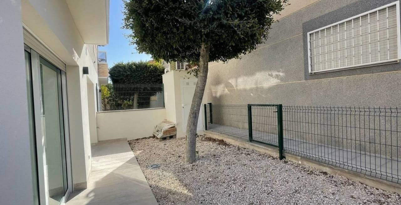 3 soveværelse Lejlighed til salg i Torrevieja med swimmingpool garage - € 370.000 (Ref: 9827976)