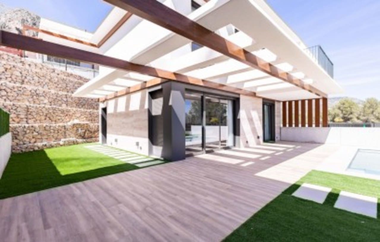 3 soveværelse Villa til salg i Polop med swimmingpool garage - € 528.700 (Ref: 9832829)