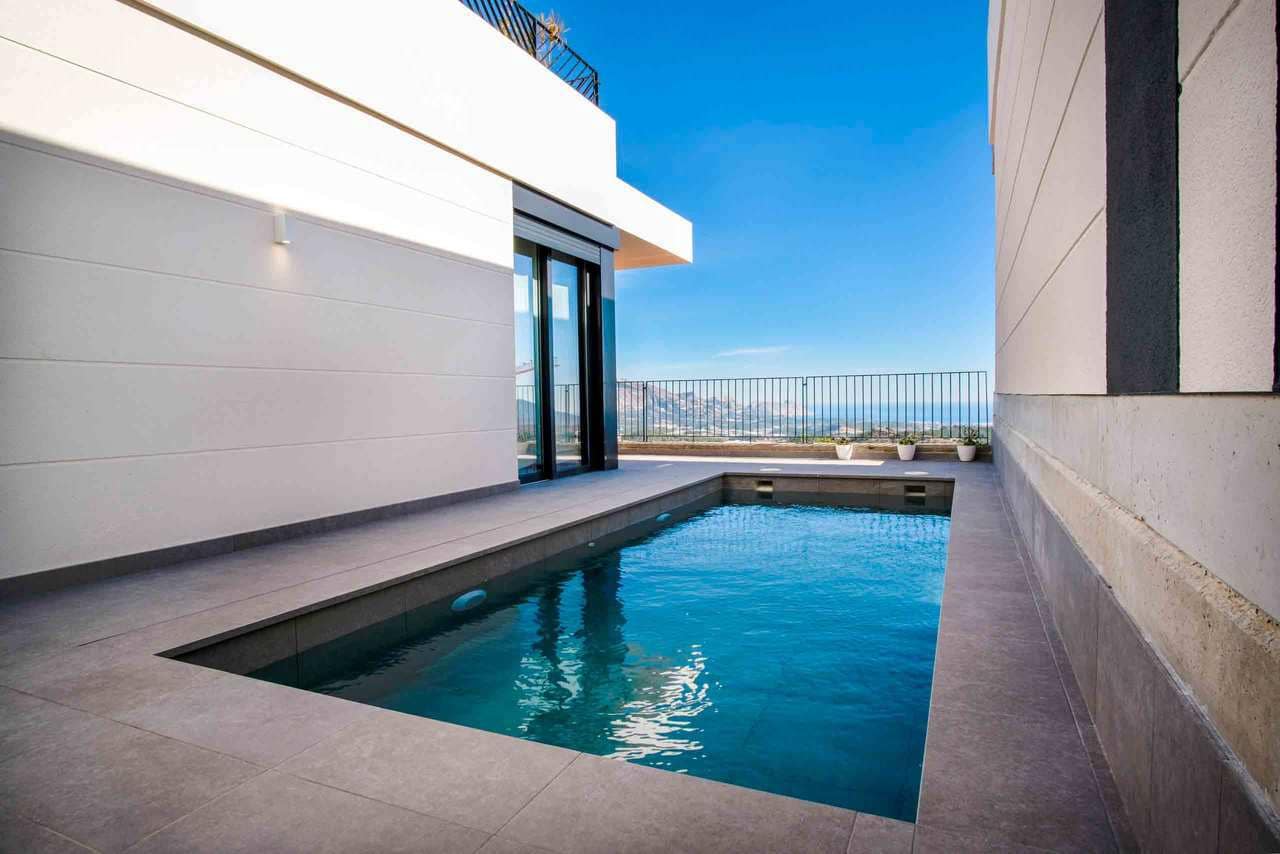 3 bedroom Villa for sale in Polop with pool garage - € 550,000 (Ref: 9832999)